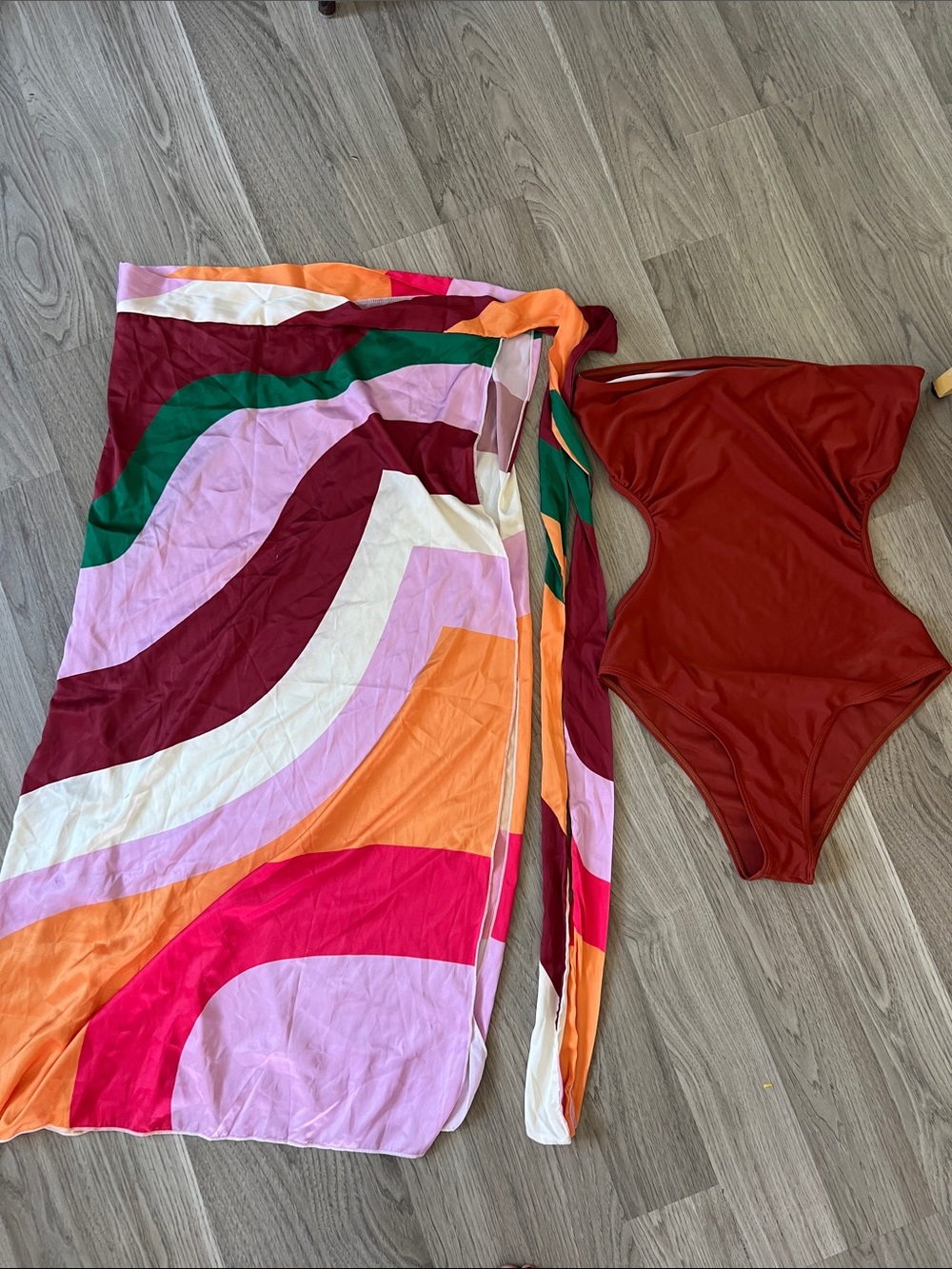Colorful set Wave Print Sarong with Rust Red One-Piece